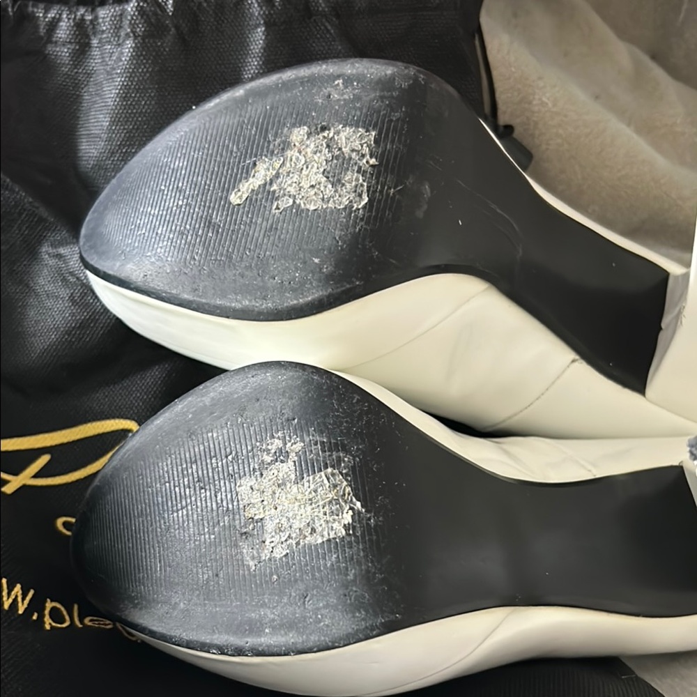 Pinup Couture White Classic Heels - Picture 7 of 9